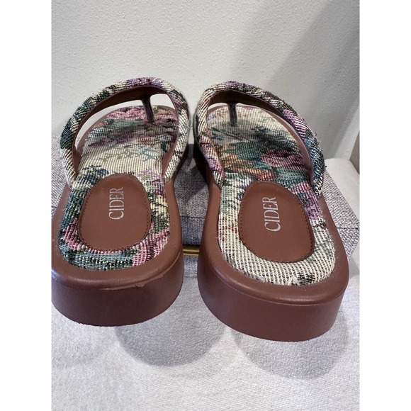 Women's Cider Fabric Tapestry Flip Flop Sandals Cottagecore Y2K Momcore Siren - Picture 8 of 11